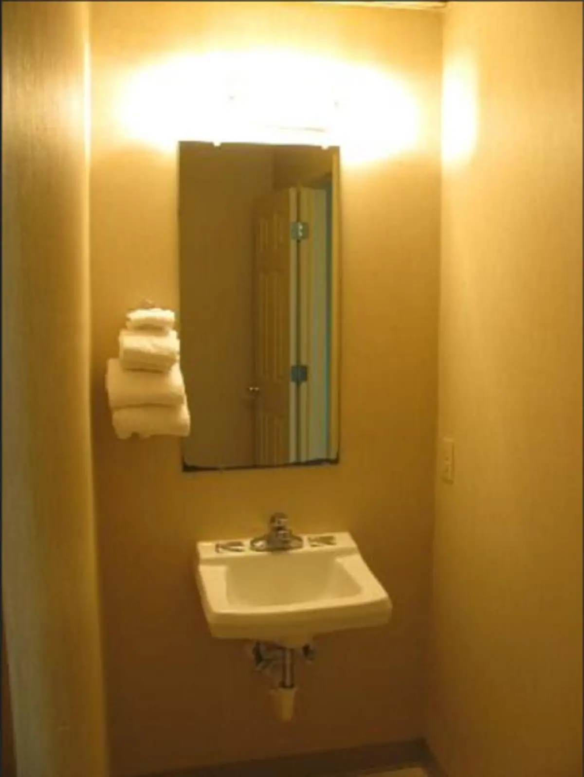 Sandpiper Motel Main image