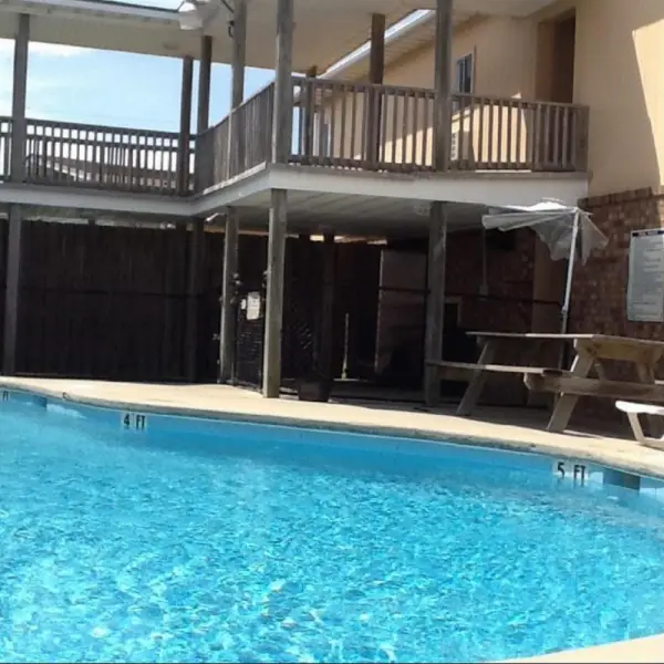 Sandpiper Motel 4